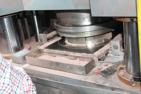 Mixing Powder with Diamond Grains and Automatic Press